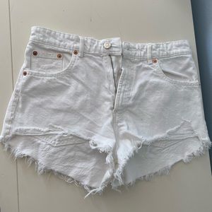 White zara shorts